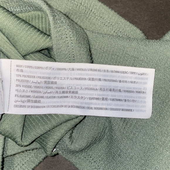 Hollister Small Light Olive Green Crop Top - Picture 5 of 9